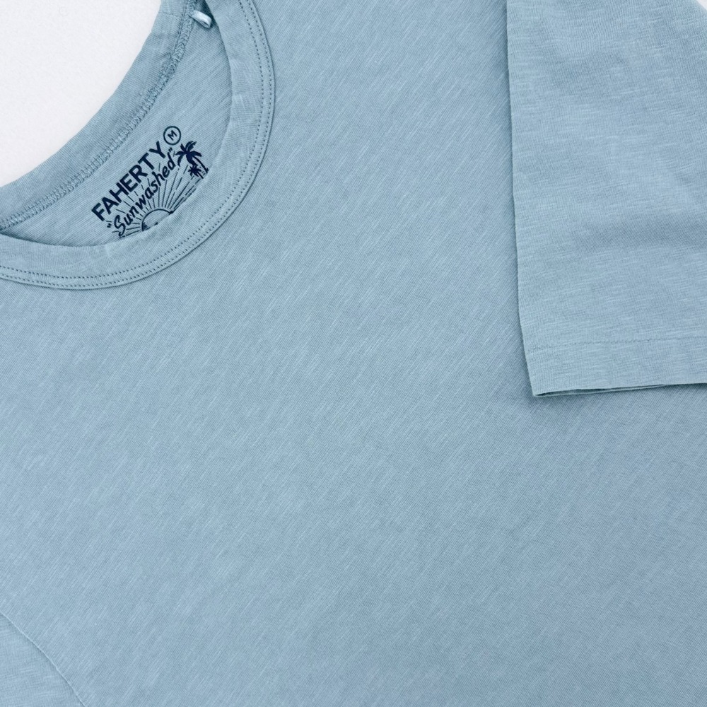 Faherty Sunwashed Pocket Tee Mens Medium Blue Organic Cotton  MKS2501-HLT NWOT